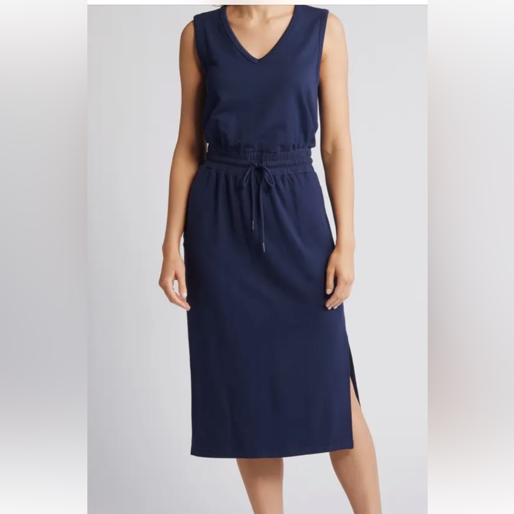 NWT V Neck Knit Midi Dress